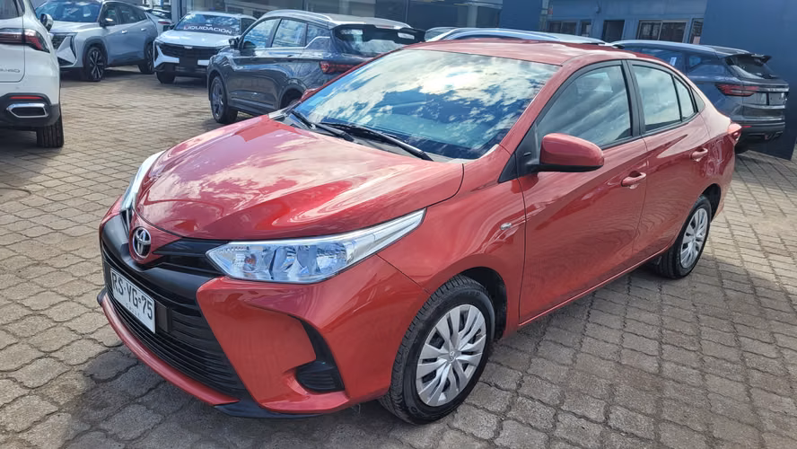 Toyota YARIS SEDAN GLI 1.5 FULL MEC. 1.5 • 4x2 • Mecánica • 2023