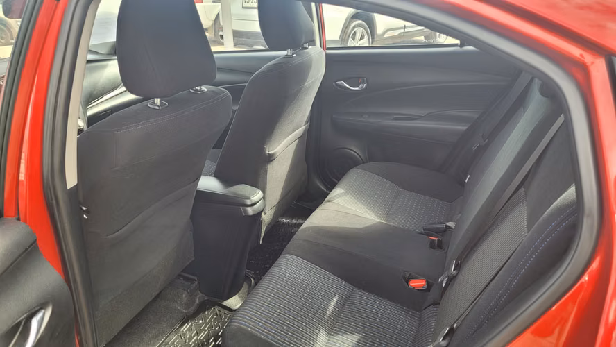Toyota YARIS SEDAN GLI 1.5 FULL MEC. 1.5 • 4x2 • Mecánica • 2023