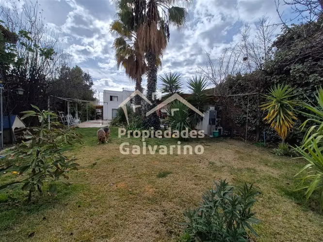 Casa en venta de 5 dorm.2 baños en La Cisterna