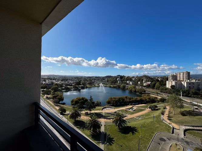 ARRIENDO DP 2 DORMITORIO 1 BAÑO EDIFICIO LAGUNA ORIENTE