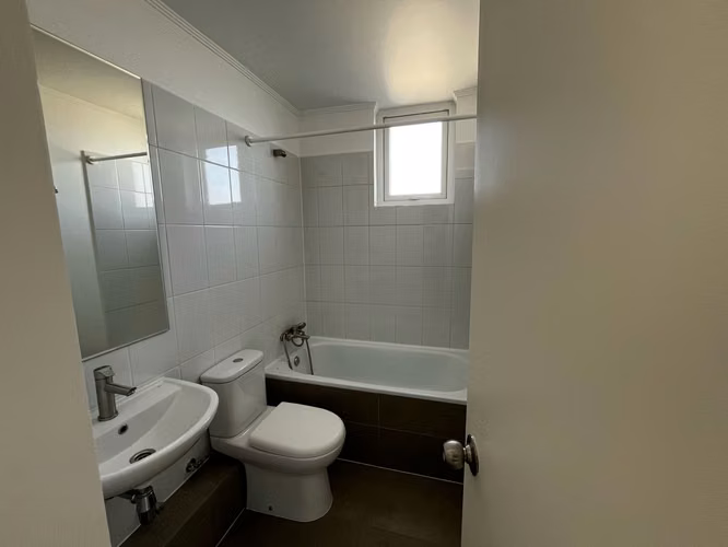 ARRIENDO DP 2 DORMITORIO 1 BAÑO EDIFICIO LAGUNA ORIENTE