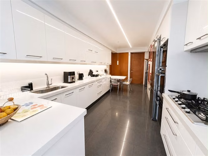 Departamento en Arriendo, Santa Anita, con jardin y piscina.