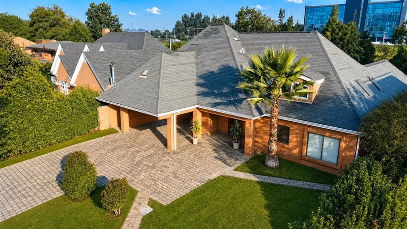 Vendemos Excelente Casa en Condominio, Sector Oriente Talca.