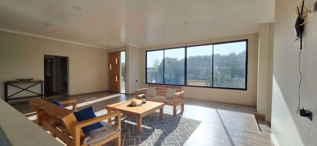 Parcela de 5.528 mts. 2, con Casa Familiar (179095)