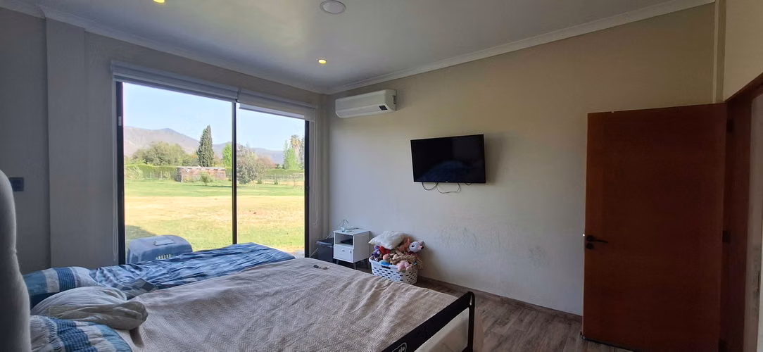 Parcela de 5.528 mts. 2, con Casa Familiar (179095)