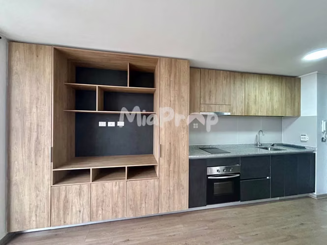 SE ARRIENDA DEPTO STUDIO AMOBLADO CERCANO A (M) VICUÑA MACKENNA