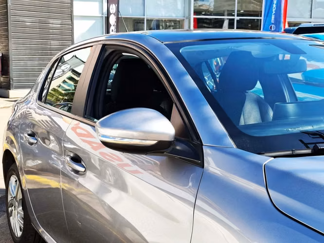PEUGEOT 208 2023