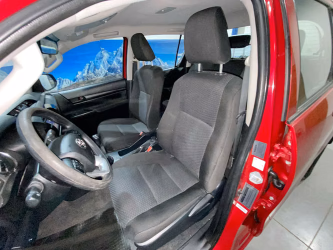 HILUX DX 4X4 SXDV19-SANTIAGO