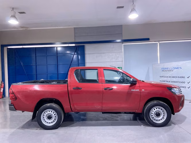 HILUX DX 4X4 SXDV19-SANTIAGO