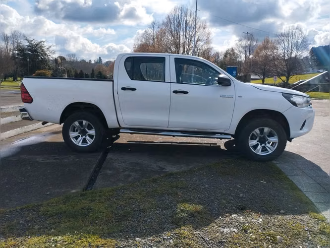 TOYOTA HILUX 2017
