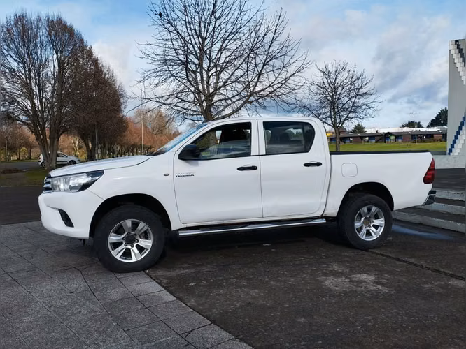 TOYOTA HILUX 2017