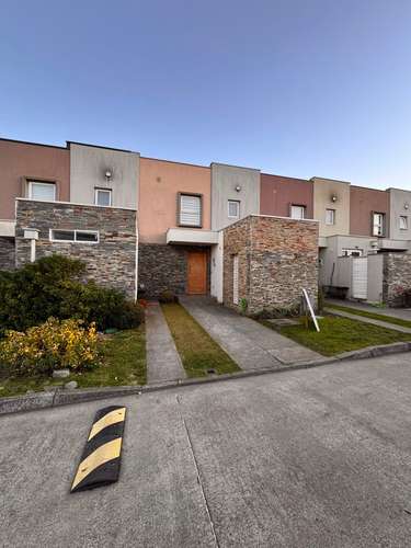 MODERNA CASA EN CONDOMINIO (178714)