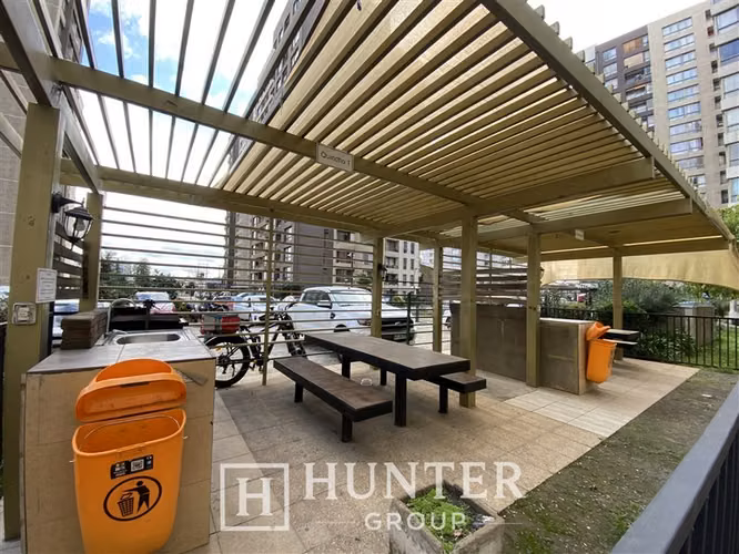 Venta Dpto 3D2B 2 bodegas 1 estacionamiento Metro Hospitales