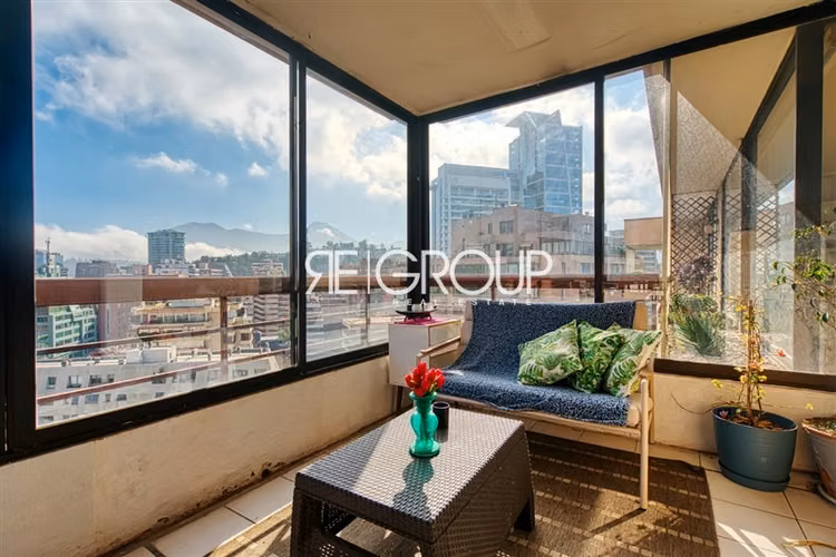 Departamento en venta de 2 dorm. en Las Condes
