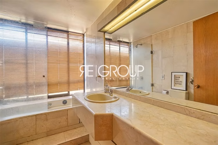 Departamento en venta de 2 dorm. en Las Condes