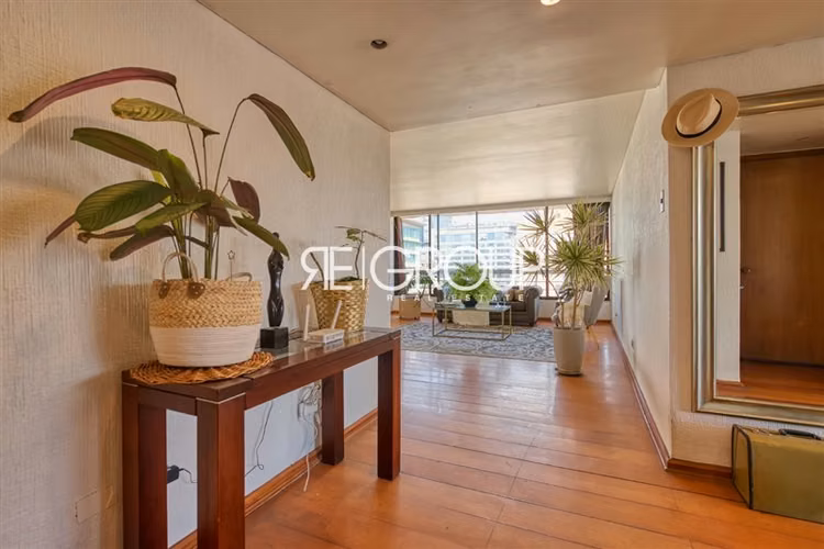 Departamento en venta de 2 dorm. en Las Condes
