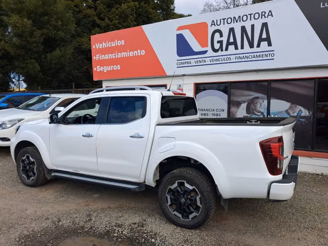 NISSAN NAVARA 4X4 AUT 2021 - Imagen 2