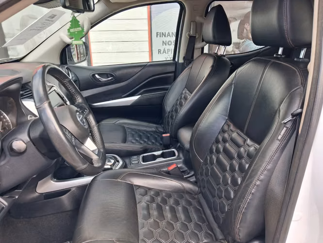 NISSAN NAVARA 4X4 AUT 2021 - Imagen 5