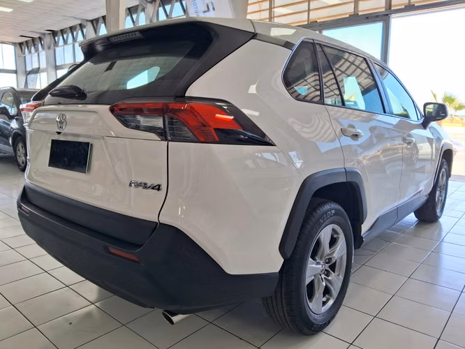 TOYOTA RAV4 2.0 4X2 XLE CVT A20XLE2C 2024 - Imagen 4