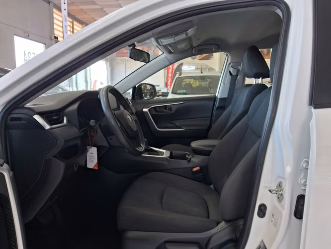 TOYOTA RAV4 2.0 4X2 XLE CVT A20XLE2C 2024 - Imagen 8