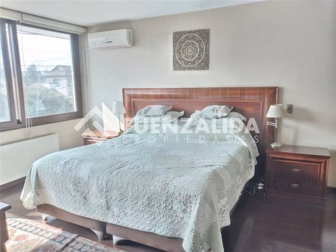 Venta, Gran Chalet, Providencia, Campus Oriente