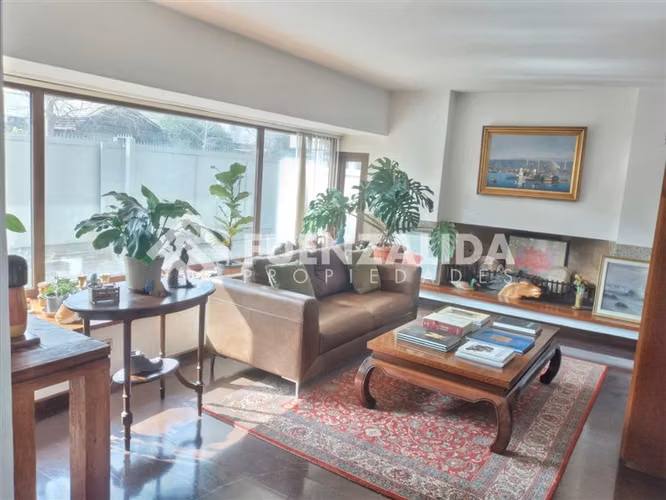 Venta, Gran Chalet, Providencia, Campus Oriente