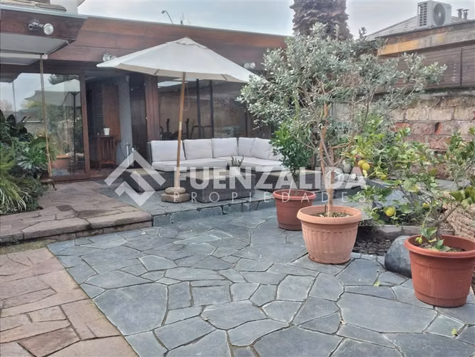 Venta, Gran Chalet, Providencia, Campus Oriente