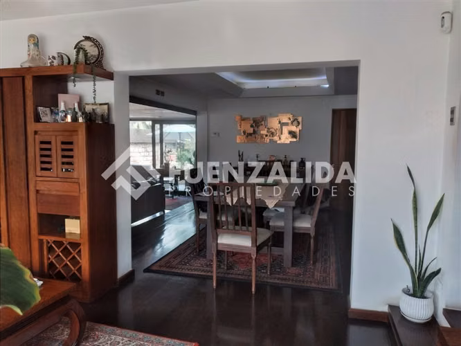 Venta, Gran Chalet, Providencia, Campus Oriente