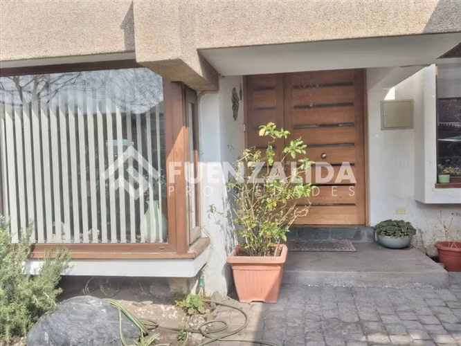 Venta, Gran Chalet, Providencia, Campus Oriente
