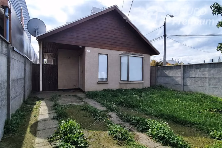 SE VENDE CASA EN HACIENDA SANTA MARIA DE LABRANZA // 2D - 1B
