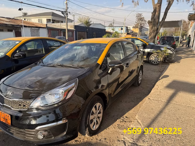 Taxi a cargo Nissan Versa, Kia Rio 2017