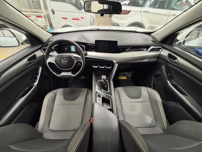 BAIC	X35	1.5 COMFORT MT	2023	KM 40000