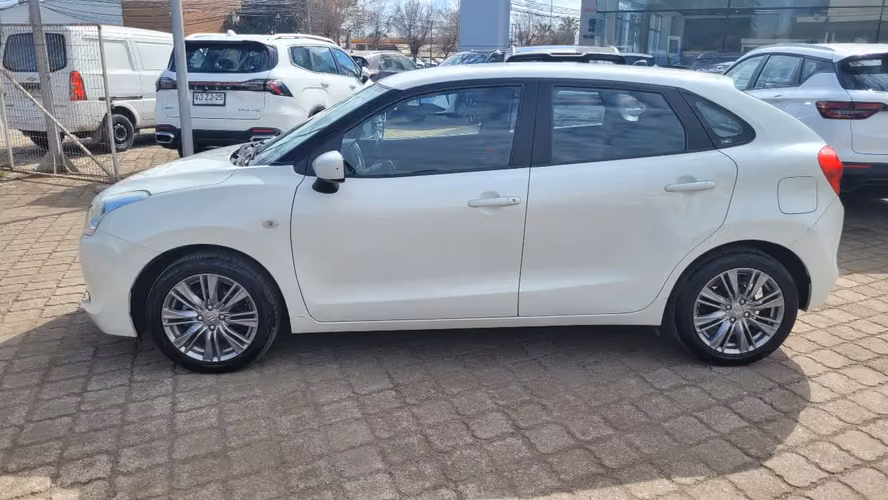 Suzuki BALENO HB 1.4 FULL AUT. 1.4 • 4x2 • Automática • 2020 - Imagen 9