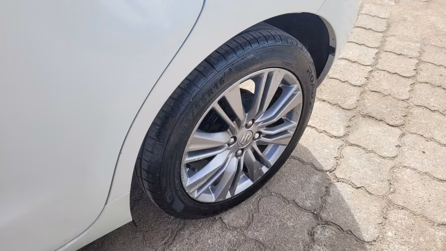Suzuki BALENO HB 1.4 FULL AUT. 1.4 • 4x2 • Automática • 2020 - Imagen 8