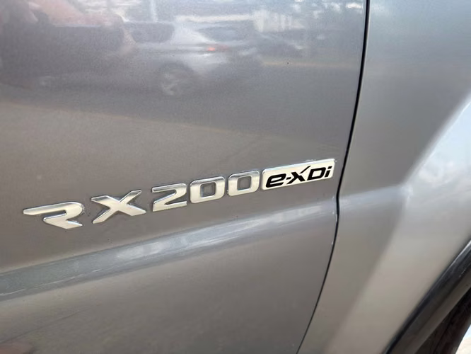 SSANGYONG REXTON W 2.0 MEC 6 VEL 3 CORRIDAS FULL AIRE AIRBAG ABS VER EN LAS CONDES 2015