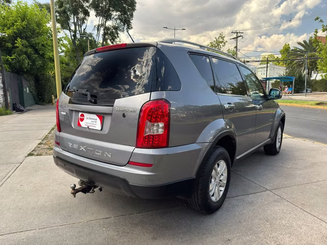 SSANGYONG REXTON W 2.0 MEC 6 VEL 3 CORRIDAS FULL AIRE AIRBAG ABS VER EN LAS CONDES 2015