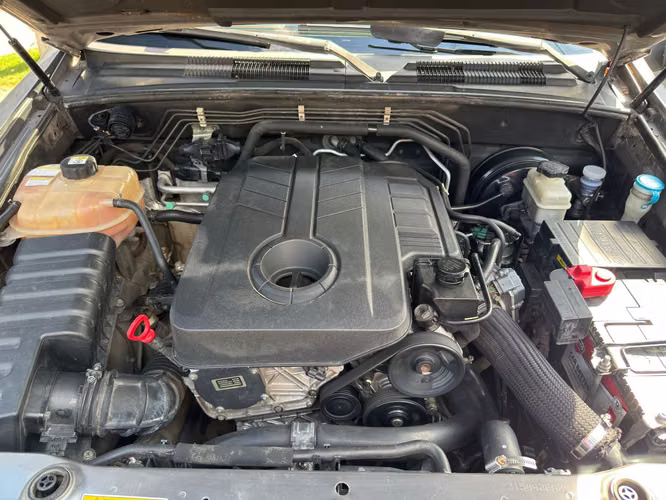SSANGYONG REXTON W 2.0 MEC 6 VEL 3 CORRIDAS FULL AIRE AIRBAG ABS VER EN LAS CONDES 2015