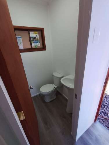 Modulo panel sip y ventanas termopanel con baño incluido