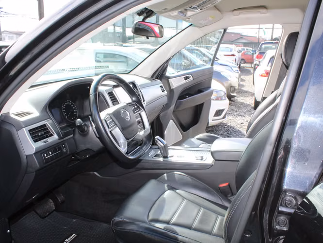 SSANGYONG Rexton 2.2D 2023