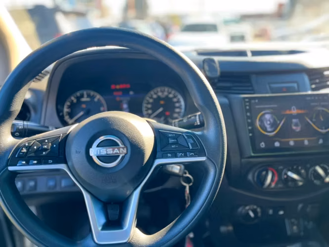 Nissan Navara D CAB MT 4X4 2.3 2023 - Imagen 20