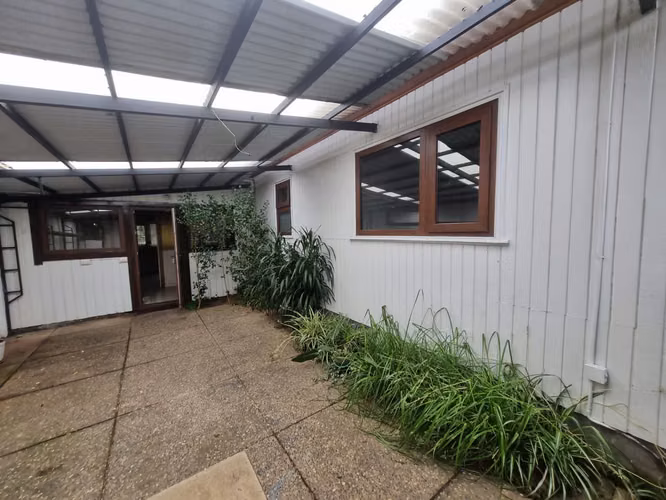 EXCELENTE OPORTUNIDAD DE INVERSIÓN, CASA SECTOR ISLA TEJA.