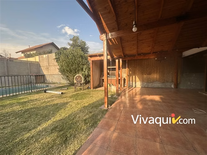 Casa en arriendo de 5 dorm. en Peñalolén