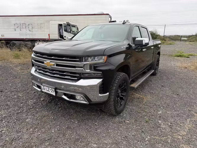 Vendo Chevrolet Silverado LTZ