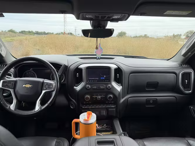 Vendo Chevrolet Silverado LTZ