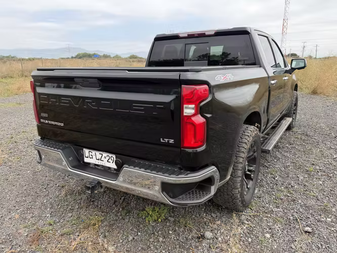 Vendo Chevrolet Silverado LTZ