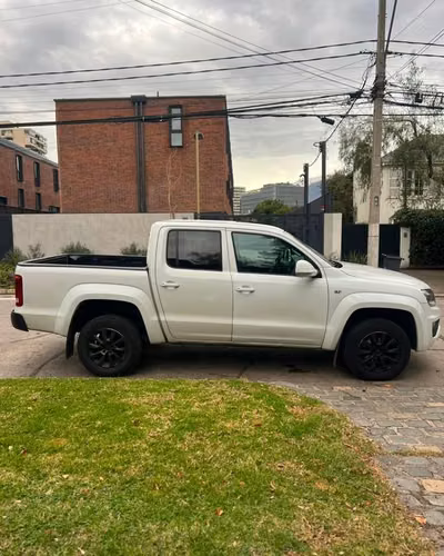 VOLKSWAGEN AMAROK COMFORTLINE 4X4 AT - 2021 | 19 - Imagen 16