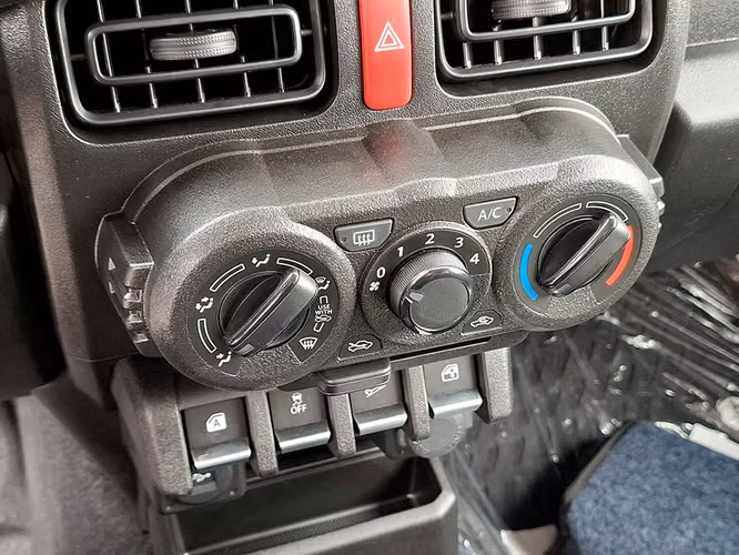SUZUKI JIMNY 2026 - Imagen 15