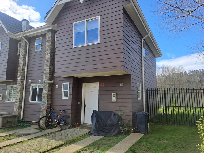 Vendo Gran Casa Town House en Silos de Collico