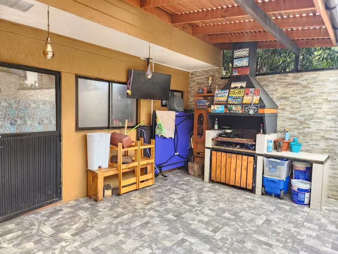 ¡Oportunidad! Hermosa casa en calle Las Violetas 1652, Huertos Familiares, San Pedro de la Paz,.