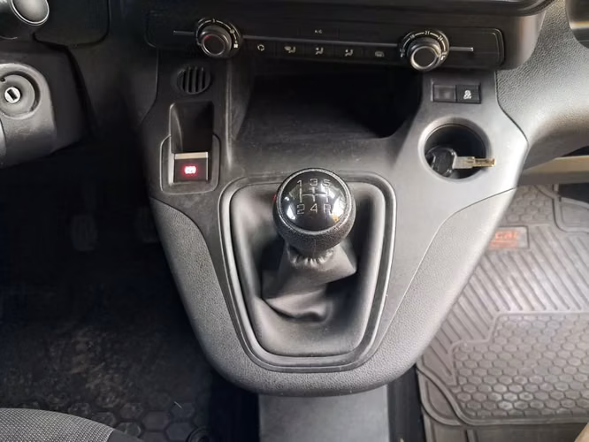 PEUGEOT PARTNER 2021
